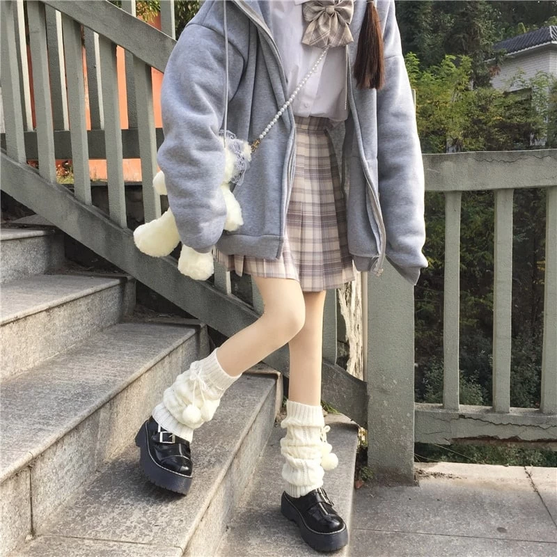 Women’s Sweet Pure Color Knitted Leg Warmers With Balls 5 Women’s Sweet Pure Color Knitted Leg Warmers With Balls - Image 3