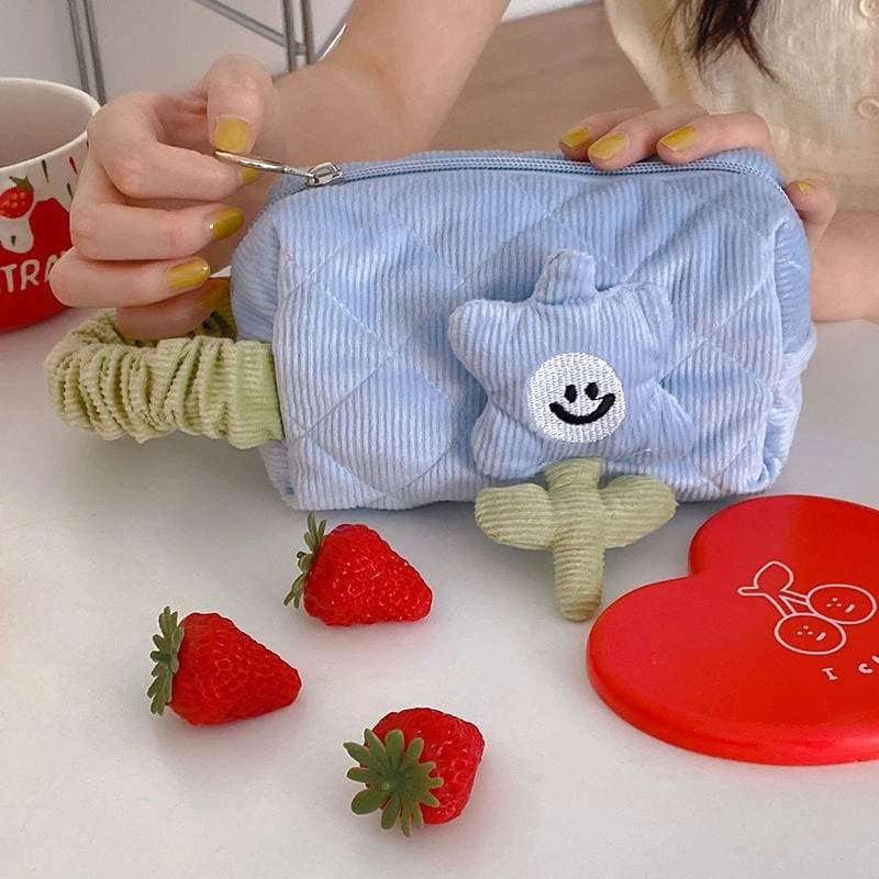 Tulip Flower Cosmetic Bag Pouch 4 Tulip Flower Cosmetic Bag Pouch - Image 2