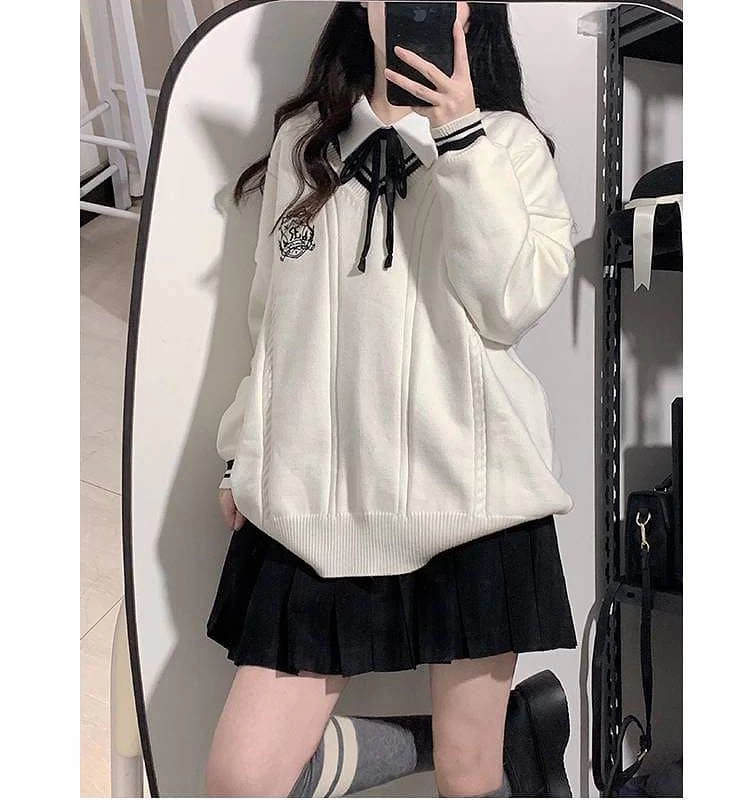 Preppy Style V-Neck Embroidered Pullover Sweater 8 Preppy Style V-Neck Embroidered Pullover Sweater - Image 6