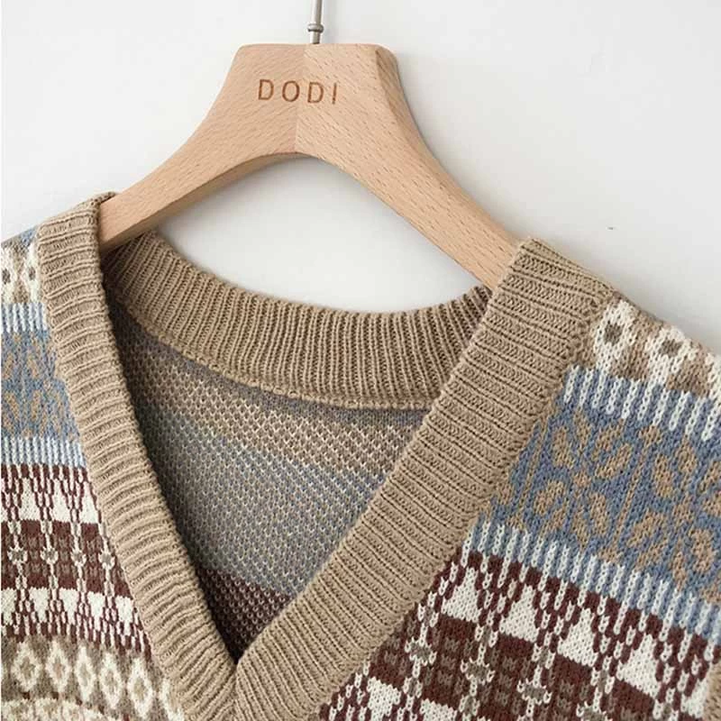 Vintage V-neck Knitted Vest 8 Vintage V-neck Knitted Vest - Image 6