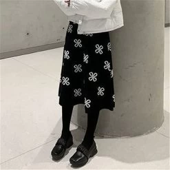 Clover Floral Knitted Midi Skirts -Kawaii Fashion Shop Women Clover Floral Jacquard Knitted Skirts Simple Elastic High Waist Long Skirts Autumn Winter A Line 3